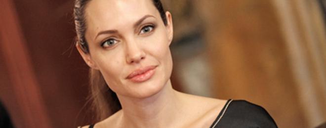 Анджелина Джоли взе акъла на колегите си