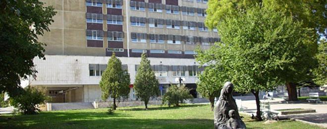Болницата в Добрич остава без персонал