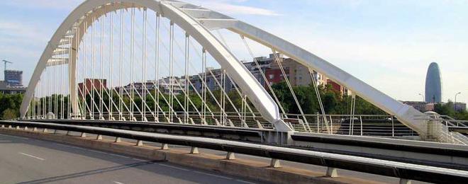Крадци хвърлиха варненец от мост в Барселона
