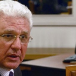 Търсят Бисеров под дърво и камък