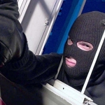 Апаши задигнаха инструменти от частен имот