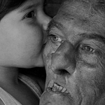 Българи ще спасяват „човекът с маската”