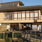 Еколози вдигнали незаконен остров върху дигата на защитено езеро