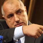 Експемиерът: Партийното раздаване на парите разделя нацията