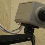 Жена разбра за изневяра от охранителните камери на мъжа си