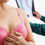 Жена за малко не изгуби гърдите си след безплатен преглед