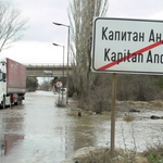 Камиони задръстват границата