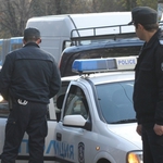 Крадци обраха и пребиха почти до смърт семейство инвалиди