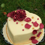 Кралица на тортите подслажда живота в Добрич с уникални шедьоври (снимки)