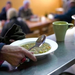 Раздават по 30 лева на най-бедните