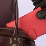 Задигнаха дамската чанта на добричлийка