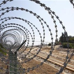 Златна ограда на границата. Избрали фирма на БСП-ар за строежа й