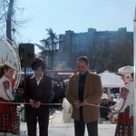 Кметът и губернаторът клъцнаха лентата за откриването на „Пчеломания”