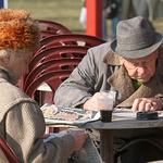 Пенсионери взимат икономисани пари от депутатски заплати