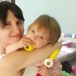 Съграждани на сем. Попови: Меган е дадена за осиновяване по вина на майка й