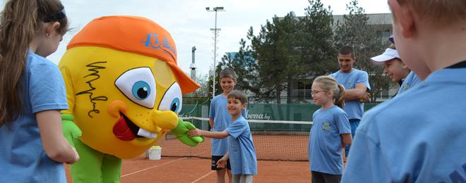 Деца от 5 града кръщават талисмана на първия тенис камп в Албена