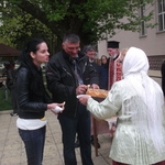    „Атака” помага на онкоболни и гладни в навечерието на евровота (снимки)