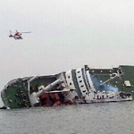 Ферибот с 470 пасажери се обърна край Южна Корея. Има жертви