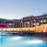 Нищят дискриминацията на среща в луксозен голф комплекс край Балчик