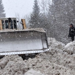 Поледици и снегонавявания по пътищата в Добричко