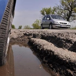 Ремонтират пътя от село Коларци до Тервел