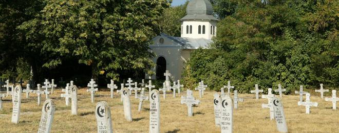 Детелина Николова запознава турски дипломати с реставрацията на „Военното гробище” в Добрич