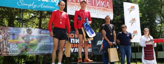Двама атлети от „Атлет-Мездра” обраха златните медали от полумаратона в Албена