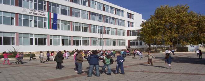 Славейковата школа в Добрич произведе най-много отличници на „малките матури”