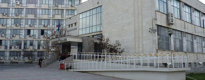 Съдът в Добрич отложи дело за смъртта на двама мъже заради адвоката на виновника