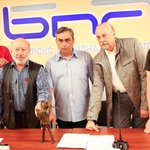 D2, БТР и Сигнал вдигат паметник на „щуреца” Петър Гюзелев сред рок идолите в Каварна