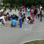 Малки тошевци сътвориха най-дългата рисунка за Деня на детето