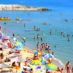 Обработват плажа в Албена срещу вредители