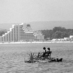 Откриха изложбата „45 години Албена” в сърцето на Добрич