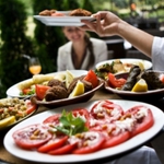 Ресторантите в Добрич под мушката на инспектори заради абитуриентските балове