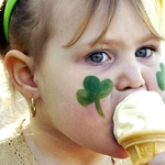 Забавления за деца в библиотеката и кукленият театър в Добрич. Канят родителите на швейцарска музика