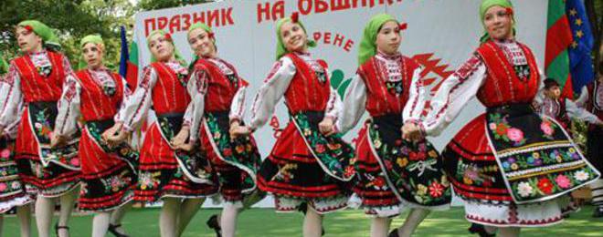 Община Добричка празнува с „Песни и танци от слънчева Добруджа” в Дебрене