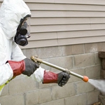 Дезинфекцират домове, производствени сгради и дворове в Добрич