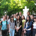 Езиковата гимназия в Добрич си „осинови” паметник