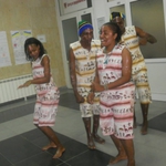 Младежи от 6 държави от Африка и Европа показват на добричлии културата си кухнята си