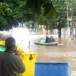Осигуряват дрехи, завивки, топла харна и напитки за пострадалите добричлии