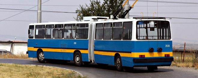 Загуби от 18 000 лв на месец спират дейността на „Тролейбусен транспорт” в Добрич