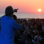 8 000 души посрещнаха изгрева на Камен бряг с 6-часов купон 