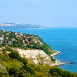 След обилните валежи свлачищните процеси във вилна зона "Фиш – Фиш"  се задълбочават