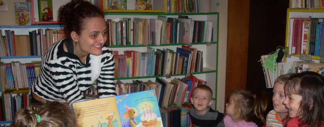 На 21 октомври на посещение в  библиотека „Дора Габе” бяха деца от ЦДГ № 9 „Пчеличка”