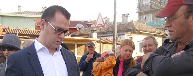 Кметът на Добрич Йордан Йорданов се срещна с жители пострадали от наводнението